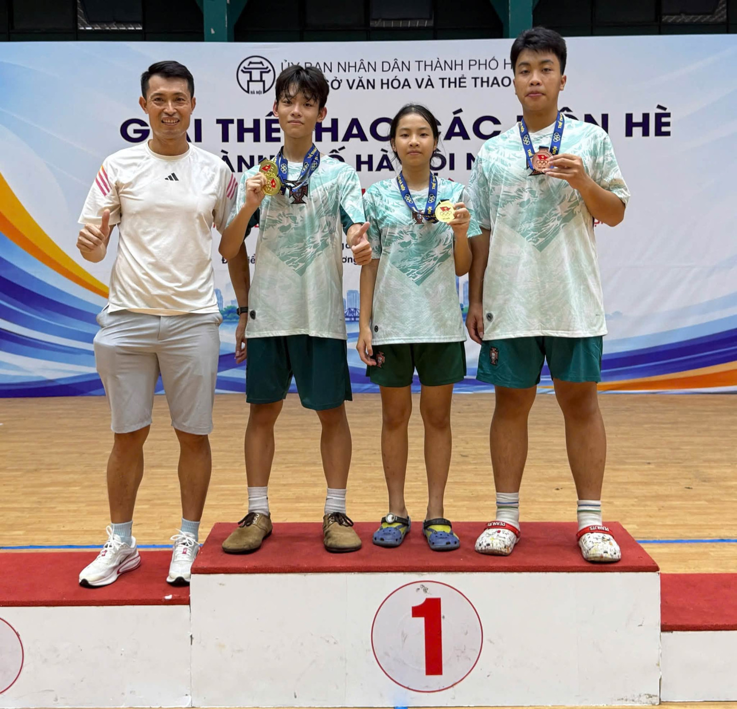 VINH DANH THÀNH TÍCH XUẤT SẮC CỦA HỌC SINH TRƯỜNG THCS KIM NỖ